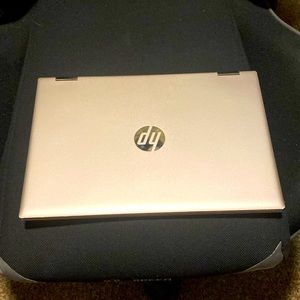 Hp laptop core i5, touchscreen uses fingerprint to unlock as well,